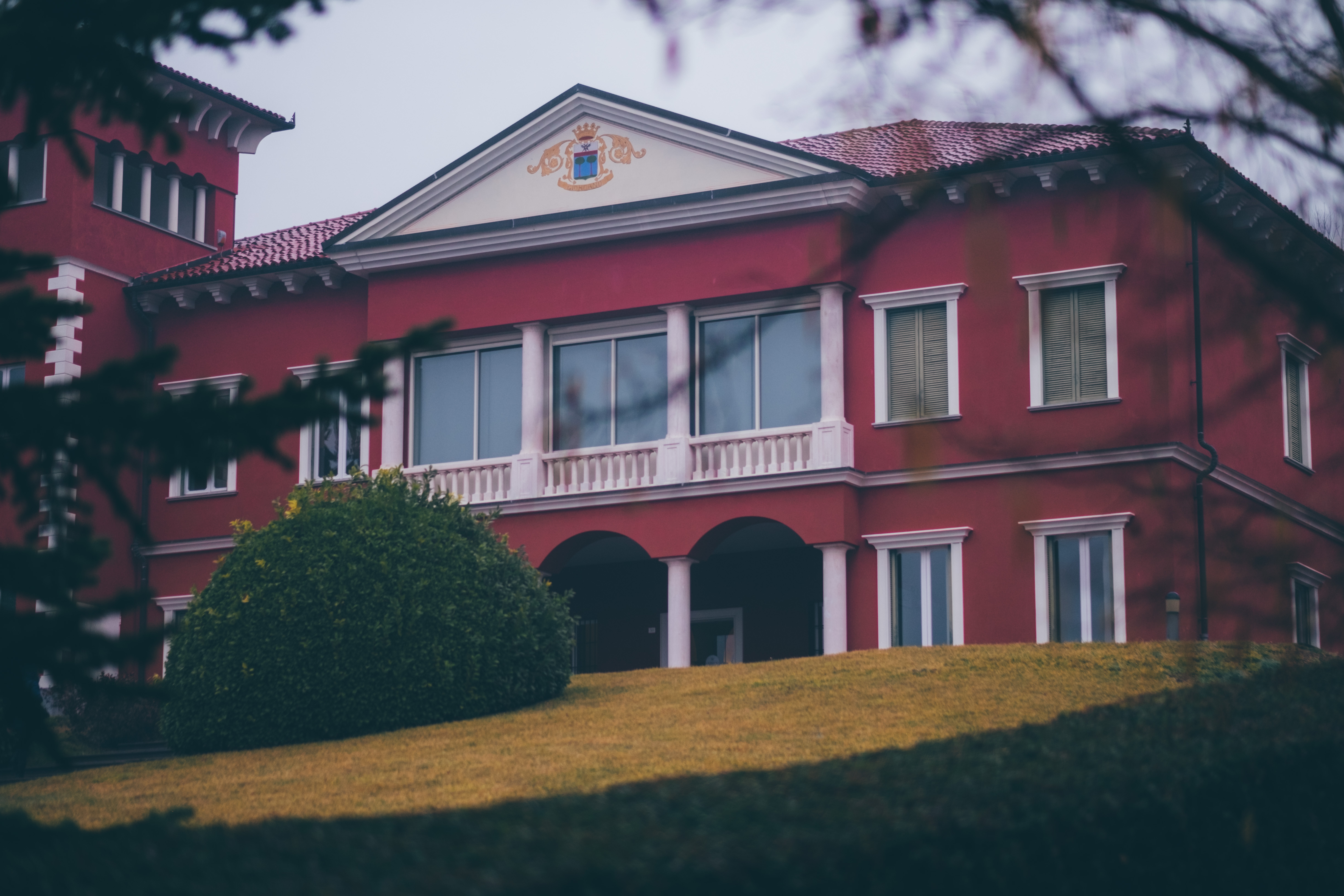 We vertellen een verhaal van traditie, vertrouwen en kwaliteit. We vertellen een verhaal van traditie, vertrouwen en kwaliteit.